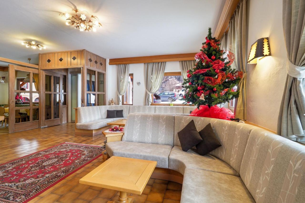 Cesa Edelweiss Living & Spa كامبيتيلو دي فاسا الغرفة الصورة